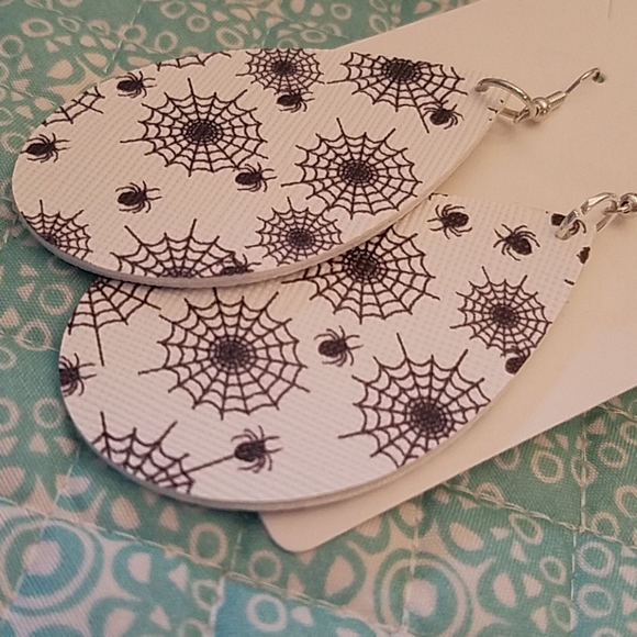 Faux Leather Halloween Spider Webs Earrings - Picture 3 of 3